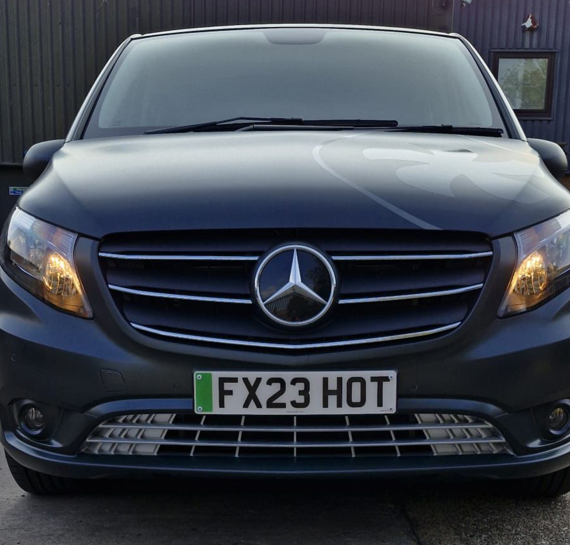 Mercedes Minivan Electric Front Plate